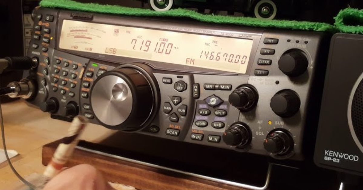 kenwood ts2000 vs yaesu frg 7700